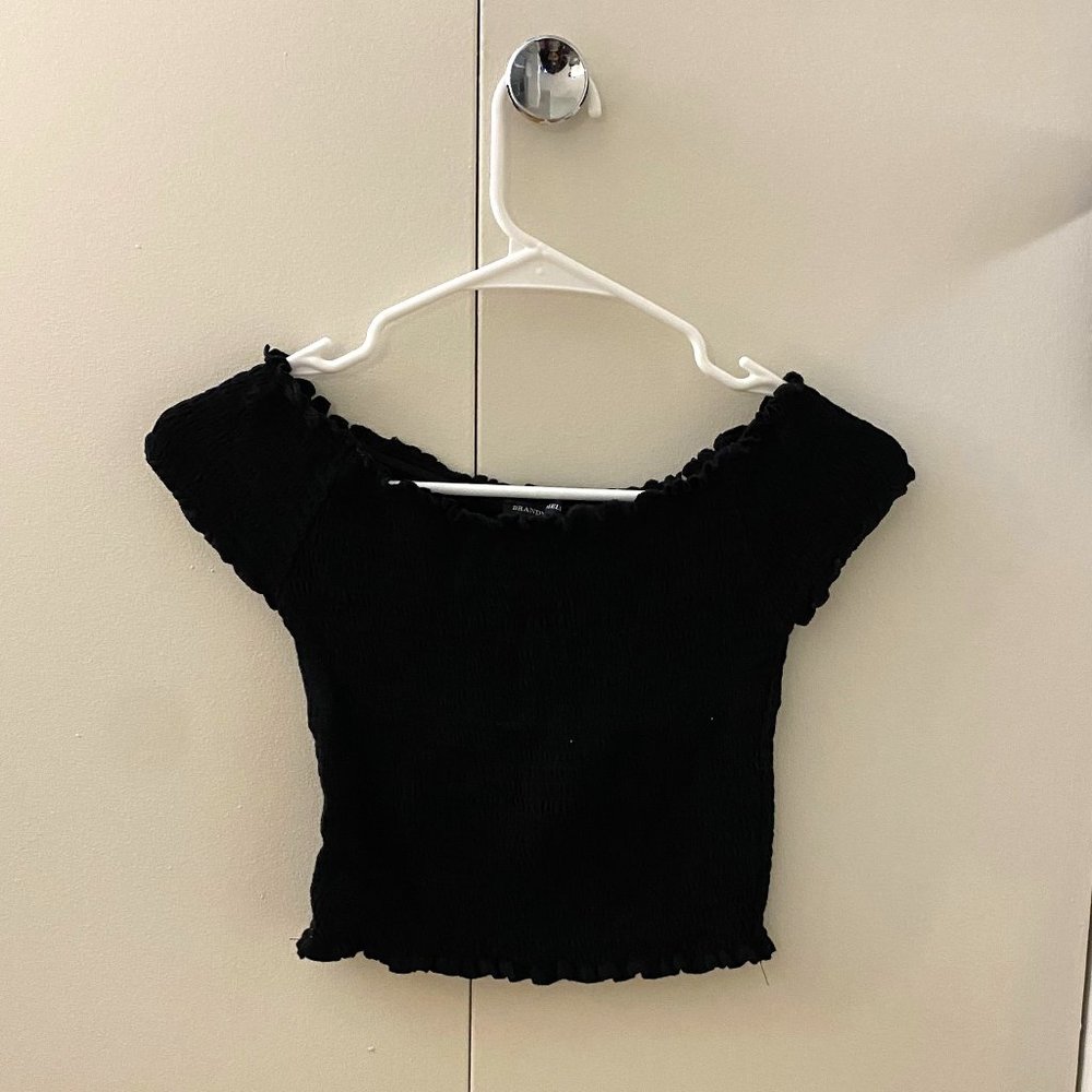 Brandy Melville Off-the-Shoulder Crop Top Black